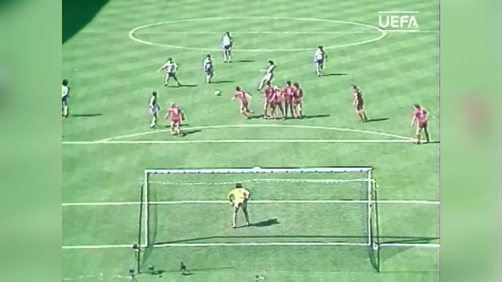 欧洲杯每日一星-1984年普拉蒂尼连场上演帽子戏法！